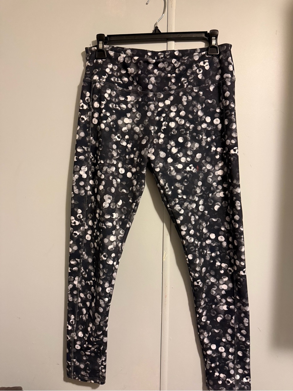 Lululemon Athletica Leggings Size 8 Black Gray White Abstract Print Yoga Pants